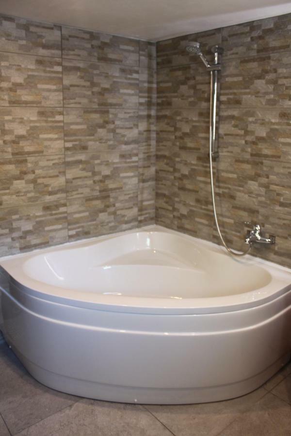 Vacabruz Apartment Besano Екстер'єр фото